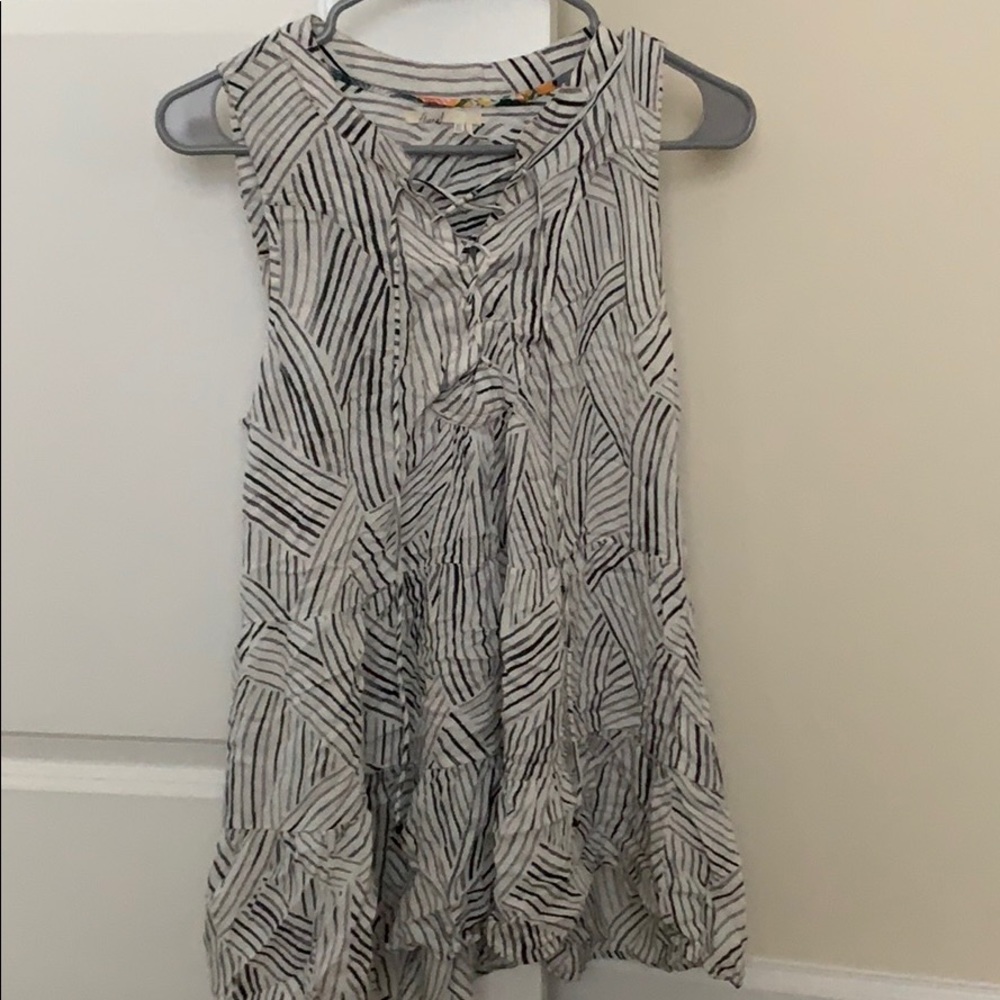 Patterned lace up tank top